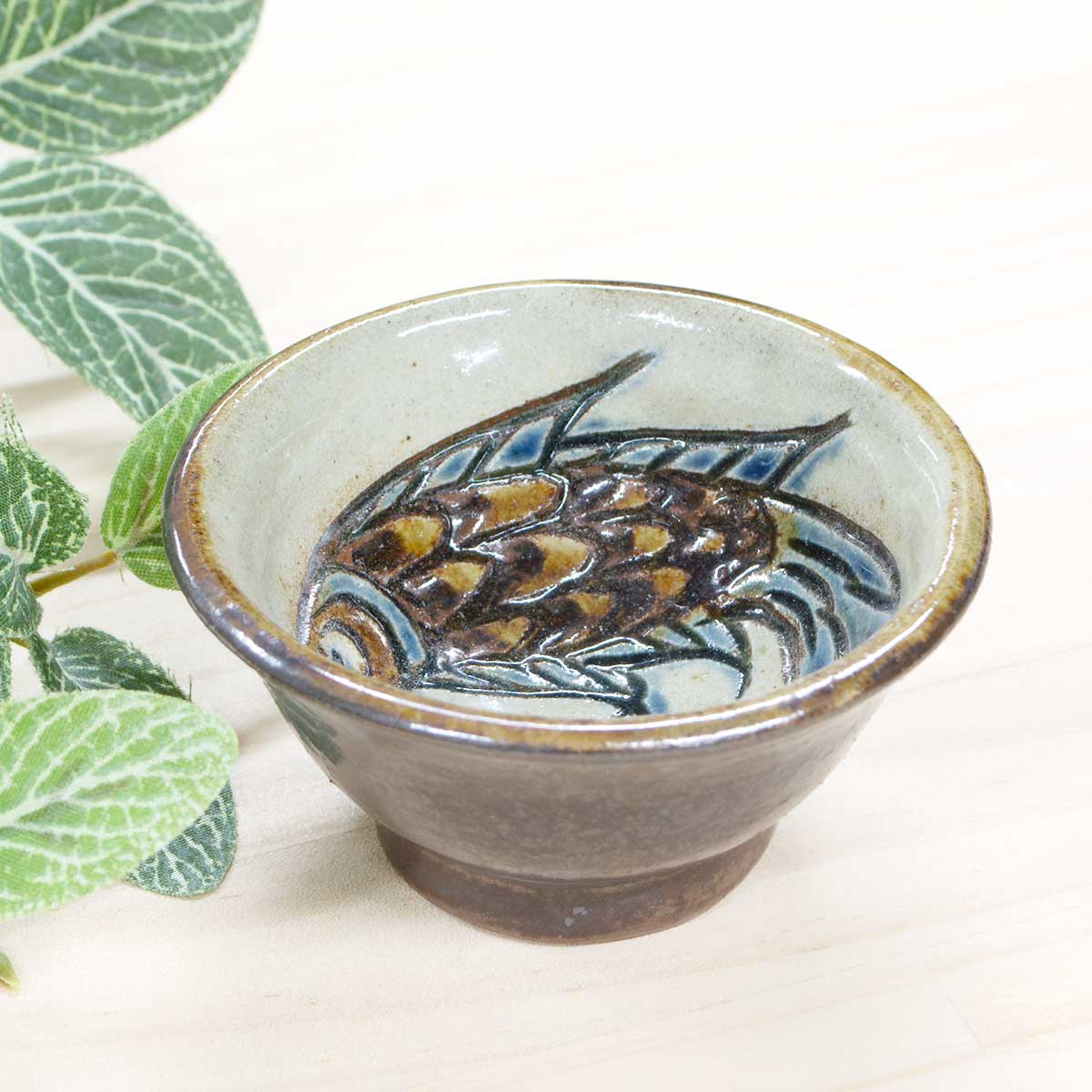 金城敏男 魚紋 湯呑茶碗 やちむん 壺屋焼 3個 金城敏男 魚紋 湯呑茶碗