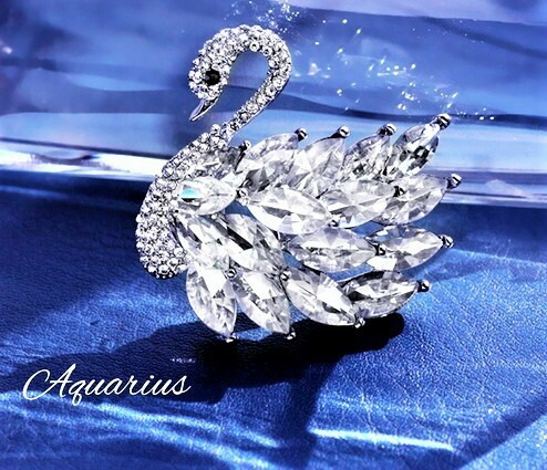 楽天市場】スワロフスキー CZダイアモンド スワン ( 白鳥 ) ブローチ