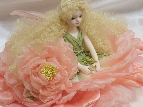 楽天市場】妖精 置物若月まり子 お花の妖精人形♪エルフィンフローリー