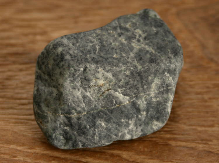 楽天市場】糸魚川黒翡翠漂石G00631 52mm*30mm*21mm : 糸魚川ヒスイの店