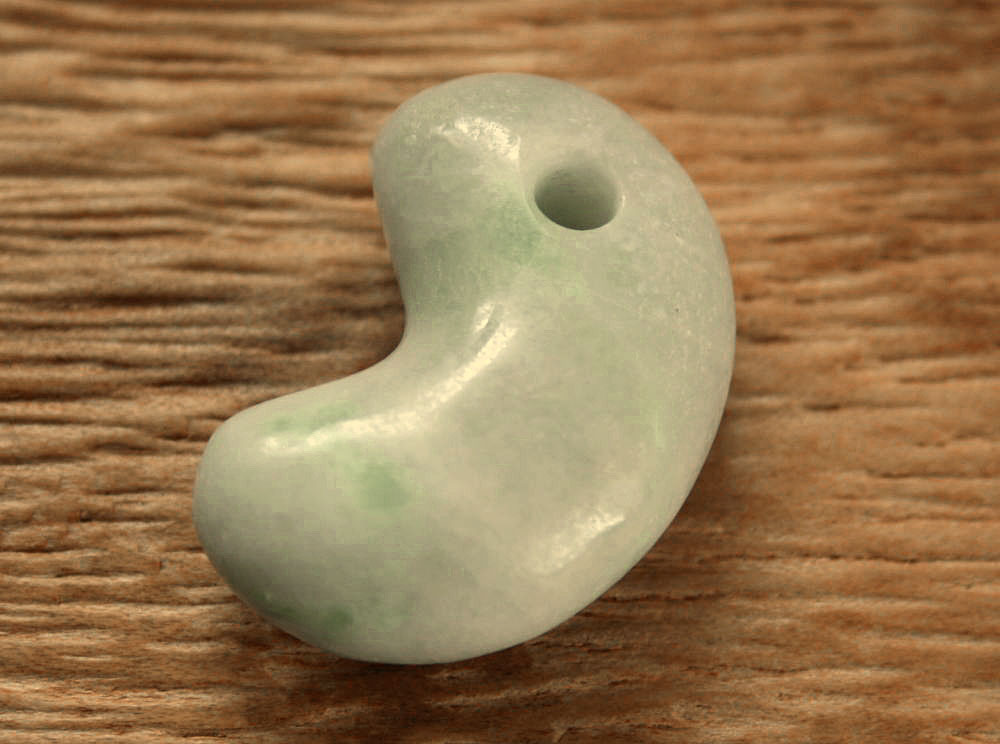 楽天市場】糸魚川翡翠勾玉 M08937 和工房 作 30mm*20mm*10.5mm 糸魚川