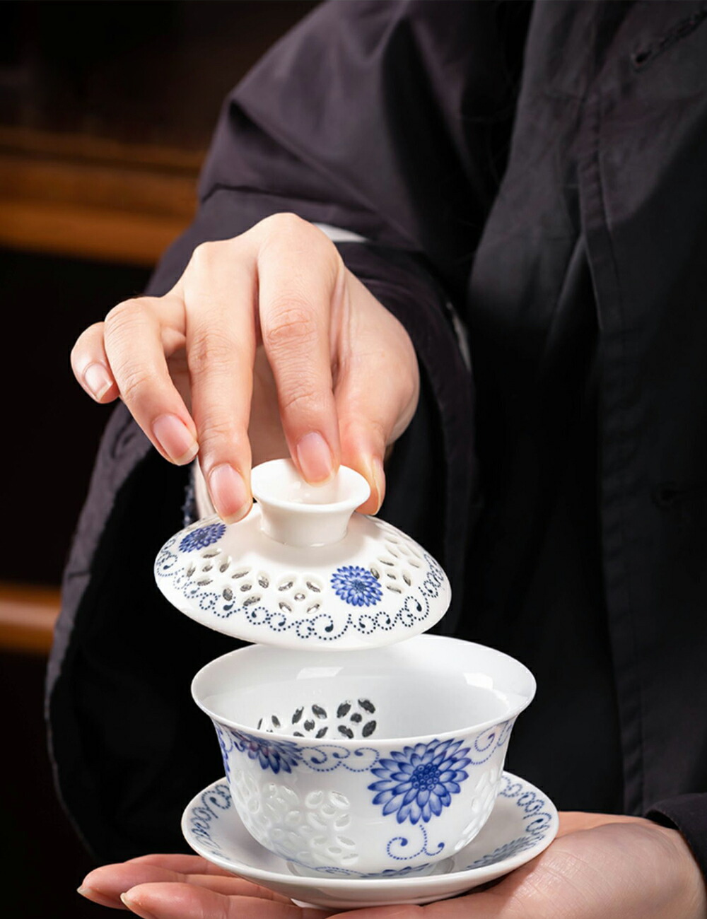 楽天市場】透かし模様で茶の色が見える玲瓏磁器 玲瓏磁 陶磁器 白磁