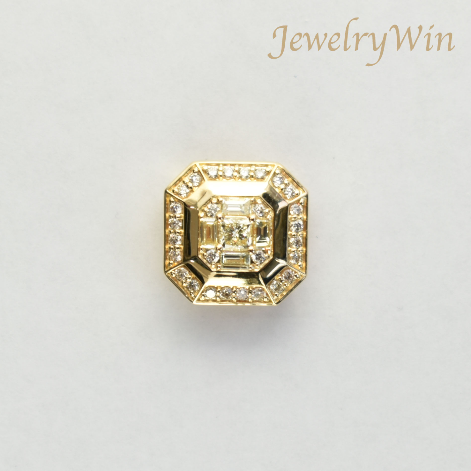 王冠と星のデザイン 襟章 K18 バッチ 王冠と星のデザイン 襟章 K18