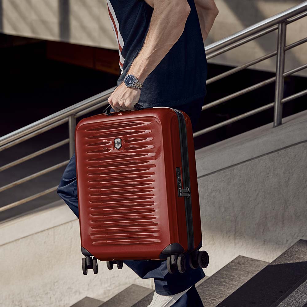 VICTORINOX キャリーケース スーツケース 4輪 レッド 機内持ち込み