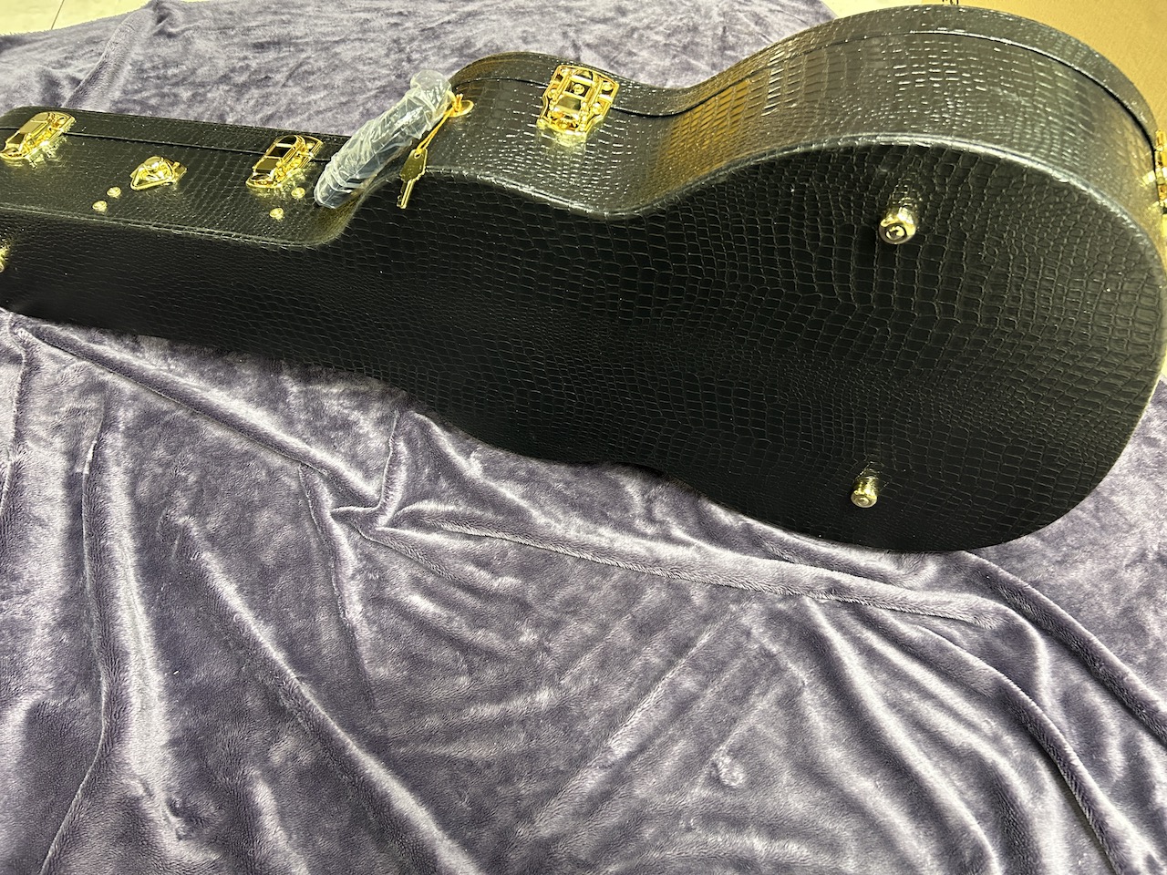 Martin DXM アコースティックギター ハードケース・カポ・ピック付