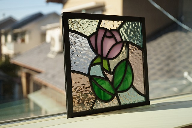 ステンドグラスパネル 薔薇(ピンク) ローズピンクのバラのパネル