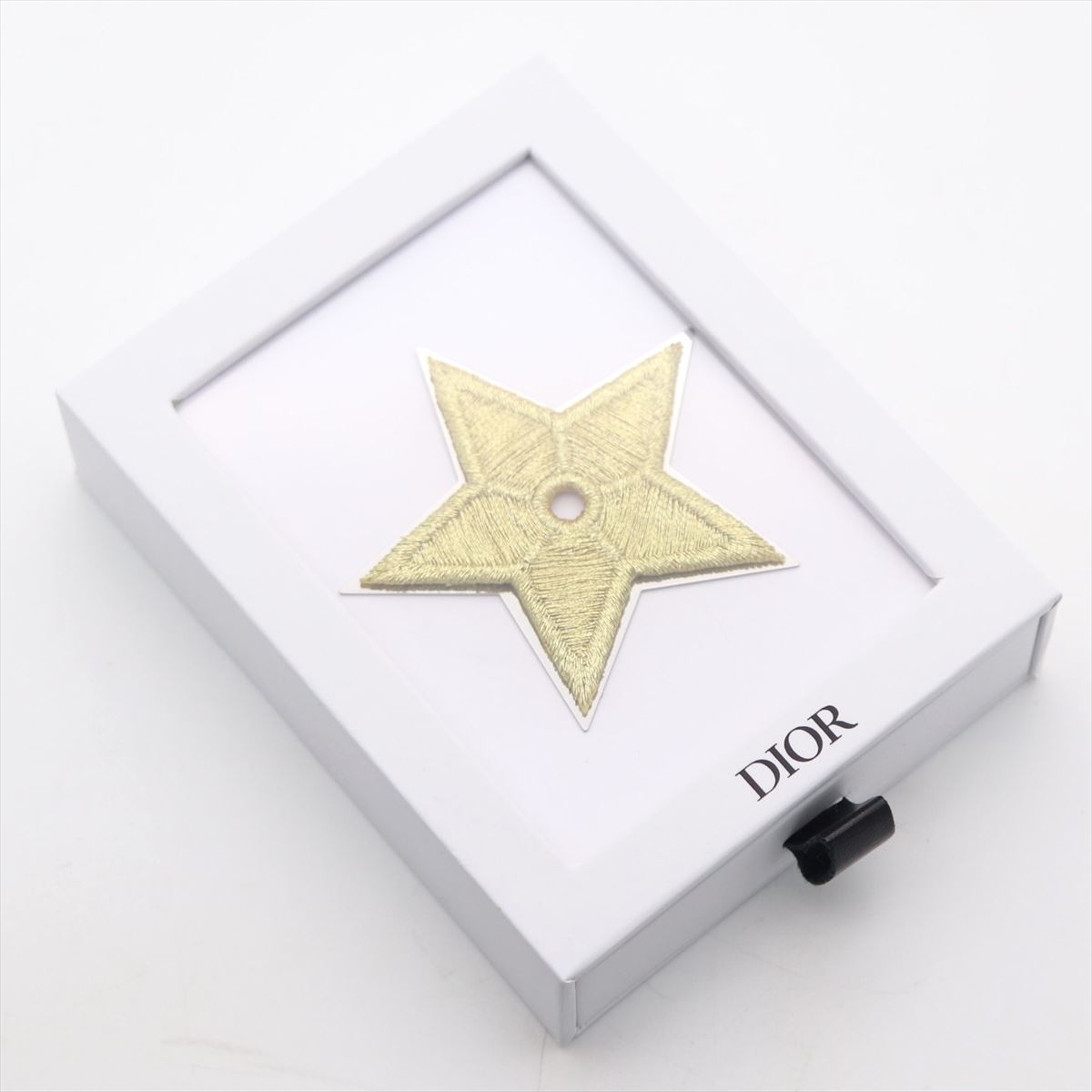 Christian Dior ゴールドブローチ 箱付き おまけロゴブローチ付き