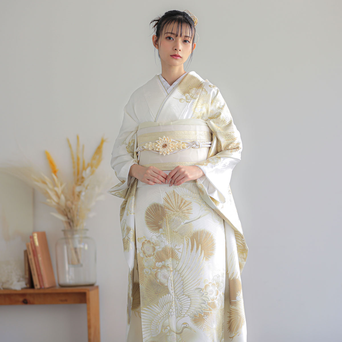 白地 金銀彩加工の上品な梅と菊の振袖フルセット 白地 金銀彩加工の