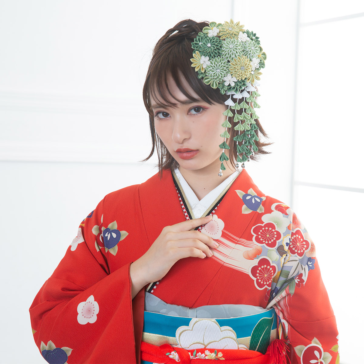 m*9様 美しい 振袖 着物 赤 鳳凰 絞り 15枚目の帯、緑帯締め帯揚げ、襟