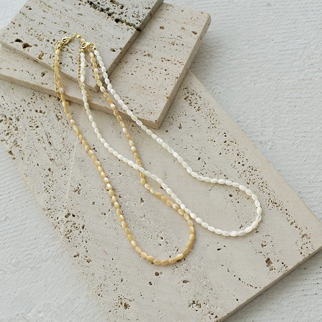 Noel】高品質ホワイトシェル彫刻の大粒ネックレストップ Noel】高品質