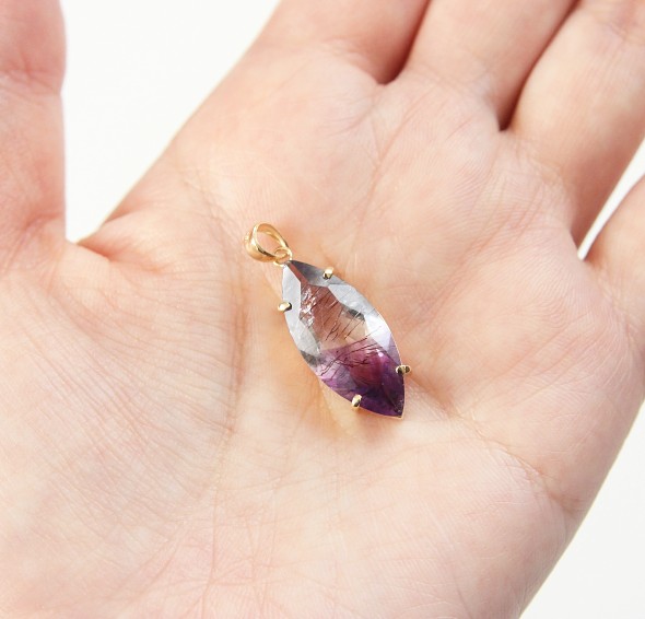 楽天市場】ゲーサイトインアメジスト ペンダントトップ K18（マーキス