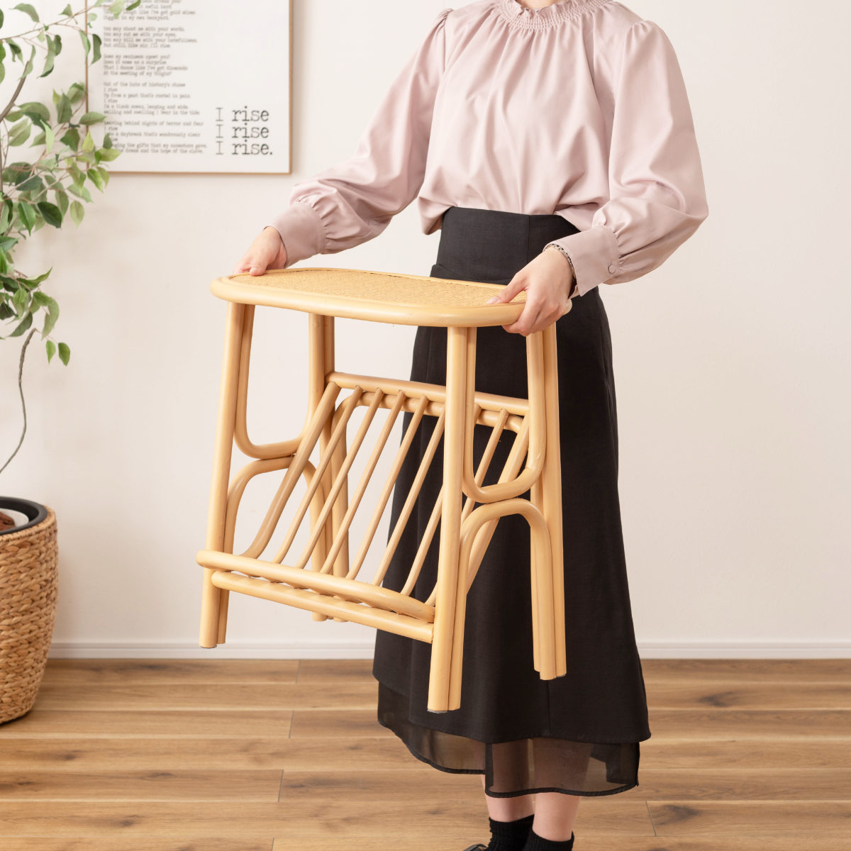 極美品！ ラタン マガジンラック付きサイドテーブル 美しい曲げ木の