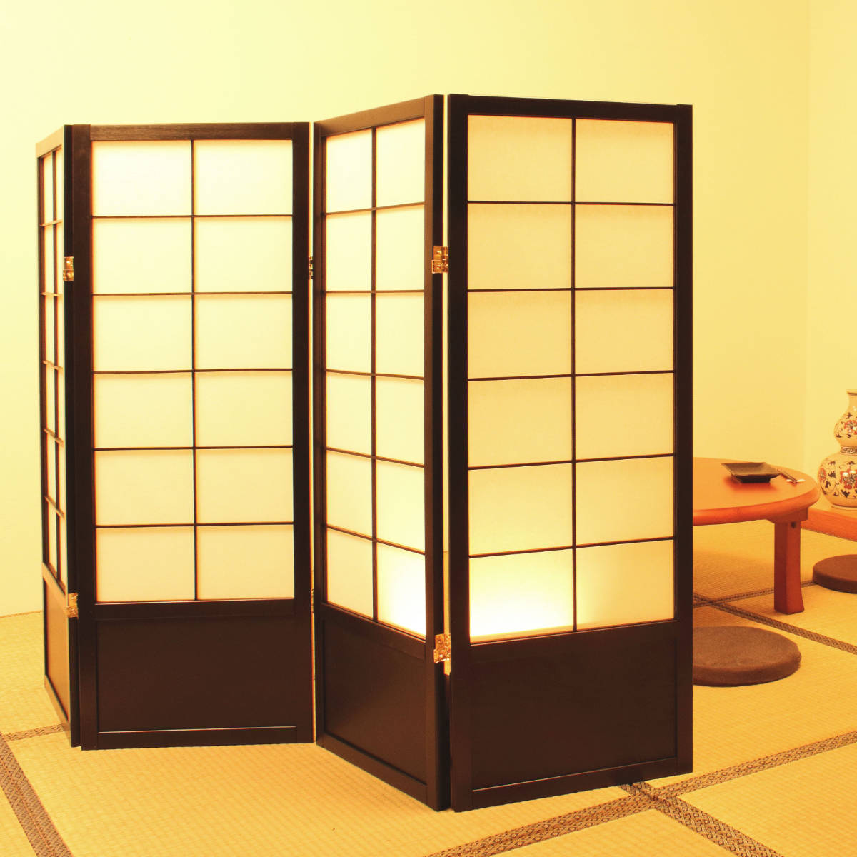 古いオシャレな衝立です。4つ折り 高さ120㌢ 4枚幅160㌢（