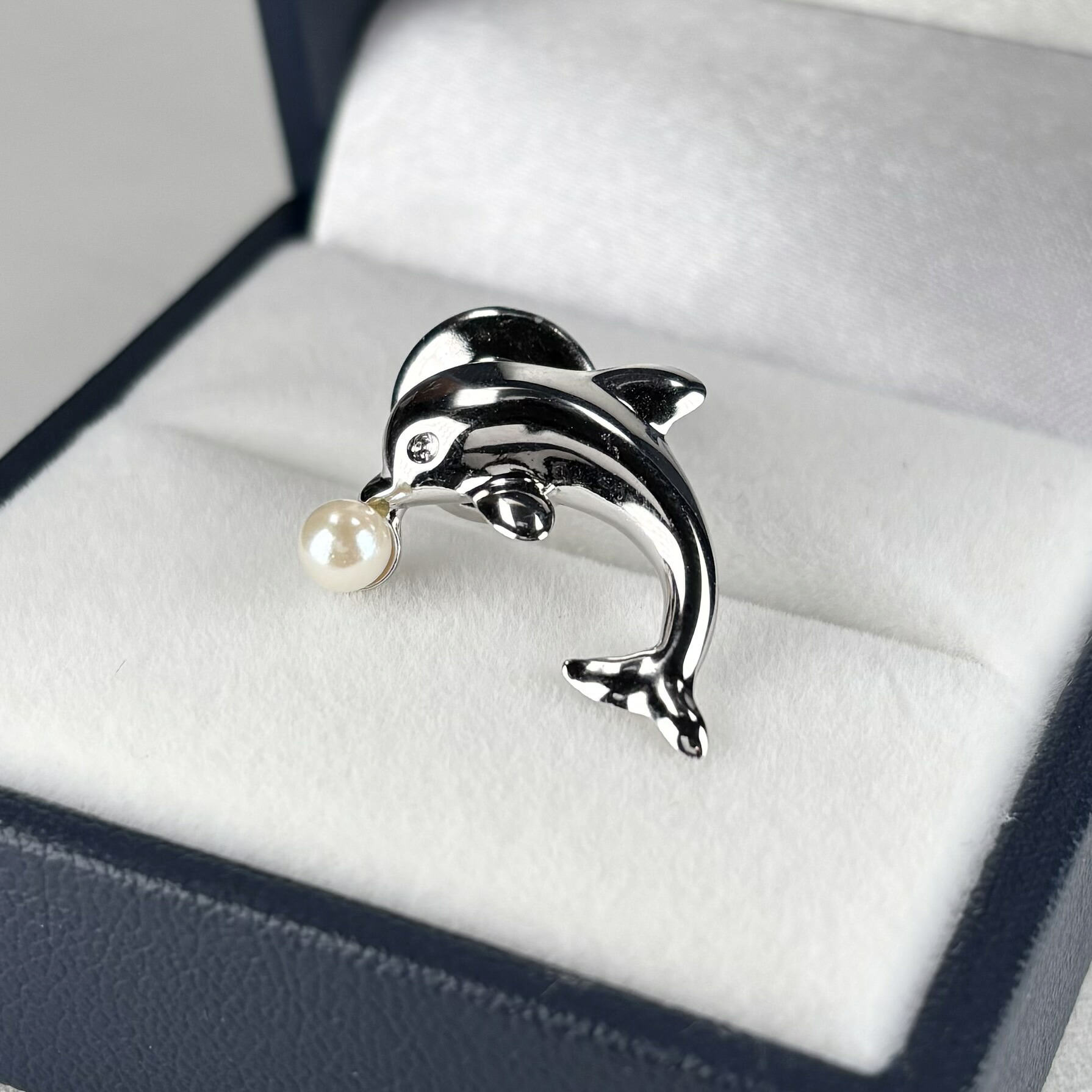 楽天市場】アコヤ真珠 ピンブローチ イルカモチーフ 4-4.5mm