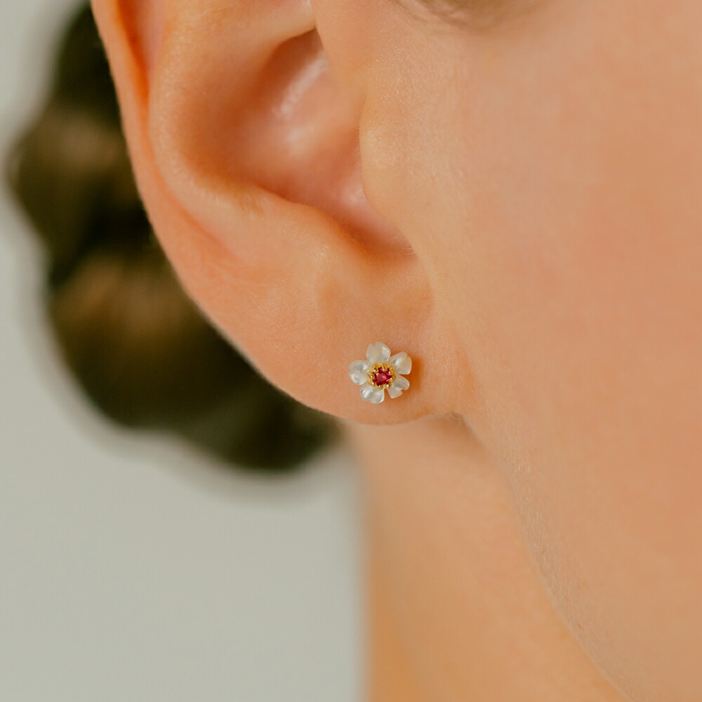 楽天市場】K18 シェルフラワー ボディピアス │ 16G/14G 白蝶貝 可愛い