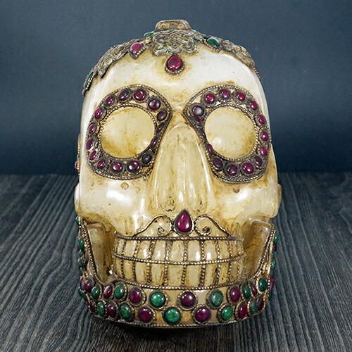 怪獣造形などで活躍中の麻生敬士によるチベット仏教の法具を