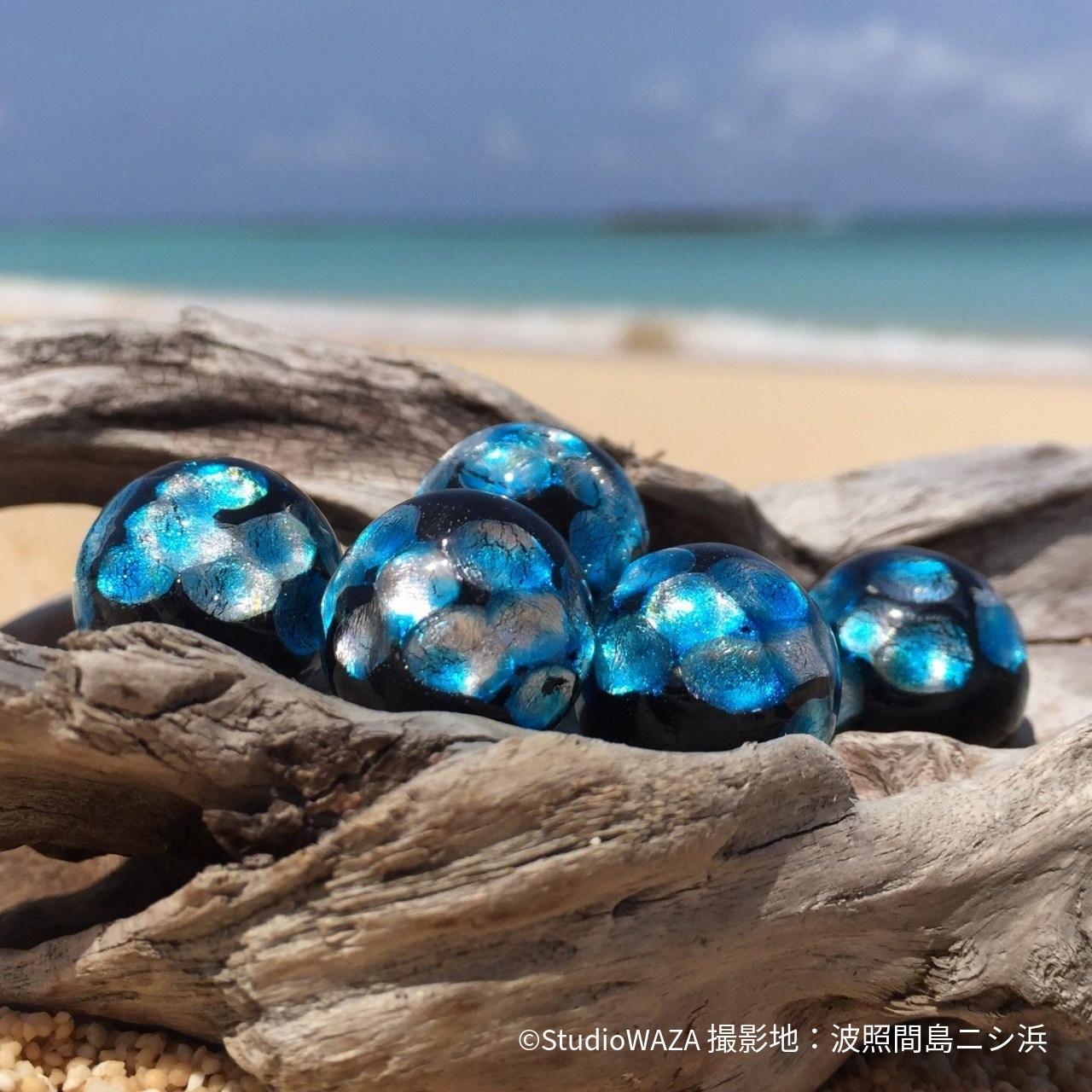 ホタルガラス】伝統工芸品 イヤリング｜ブルー｜ガラス直径2cm ホタル