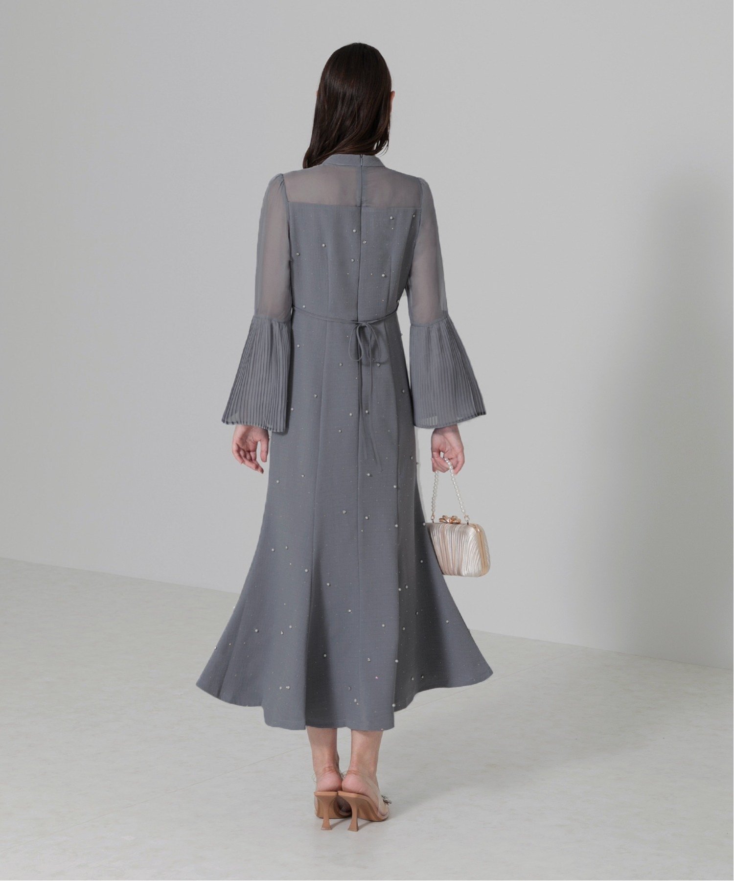 Leja｜LEJA/パールビジュープリーツフレアスリーブマーメイド