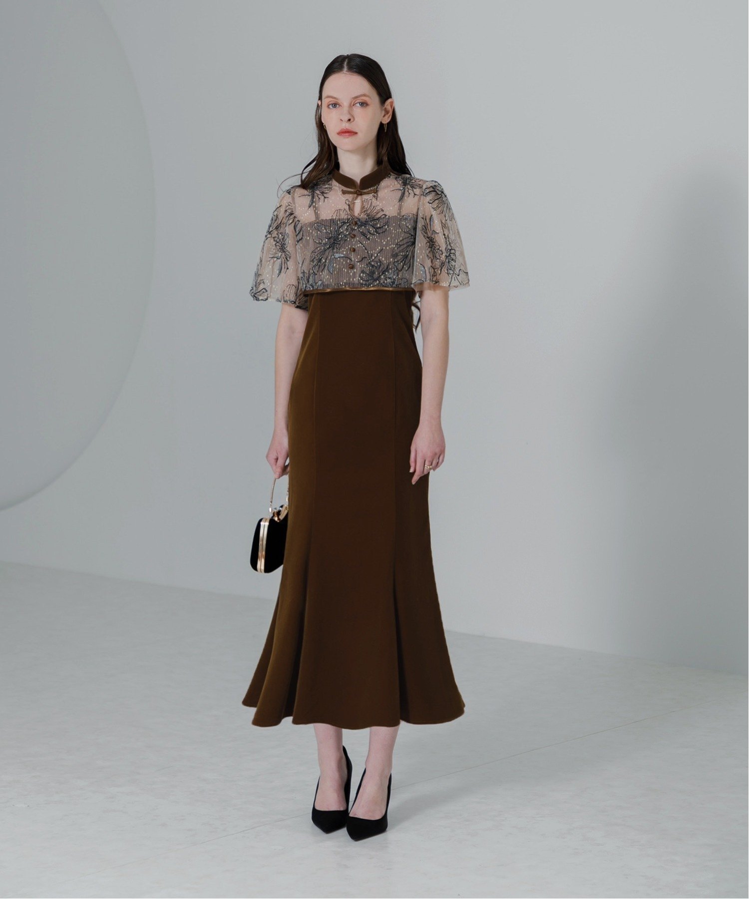 ラメ花柄刺繍ポイントレース加工チュールヘムワンピースドレス レジャ