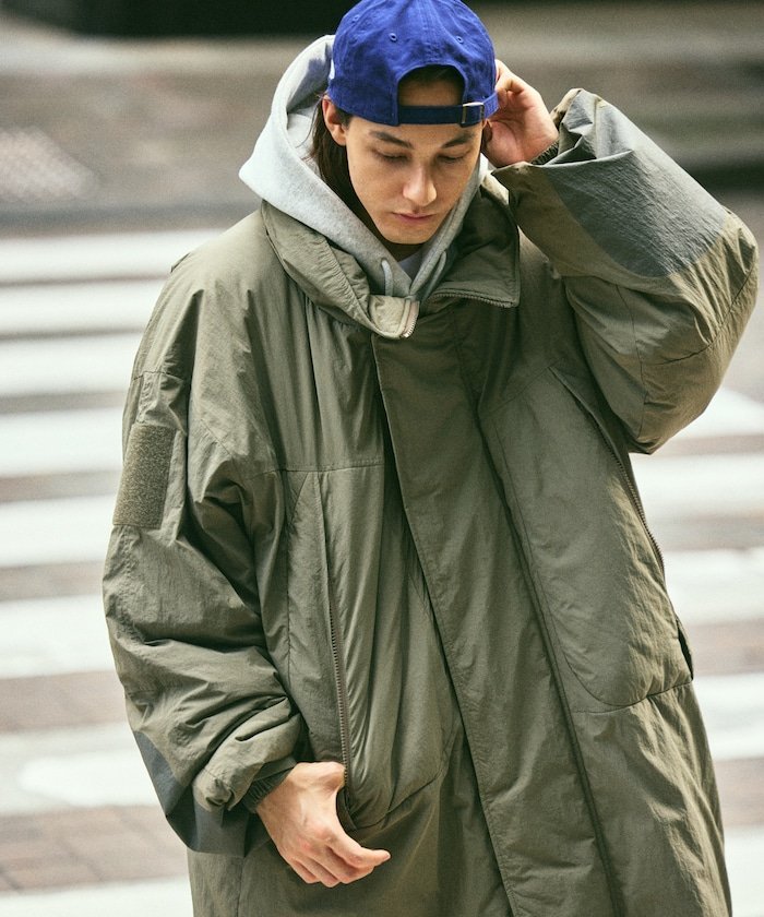 フリークスストアモンスターパーカー