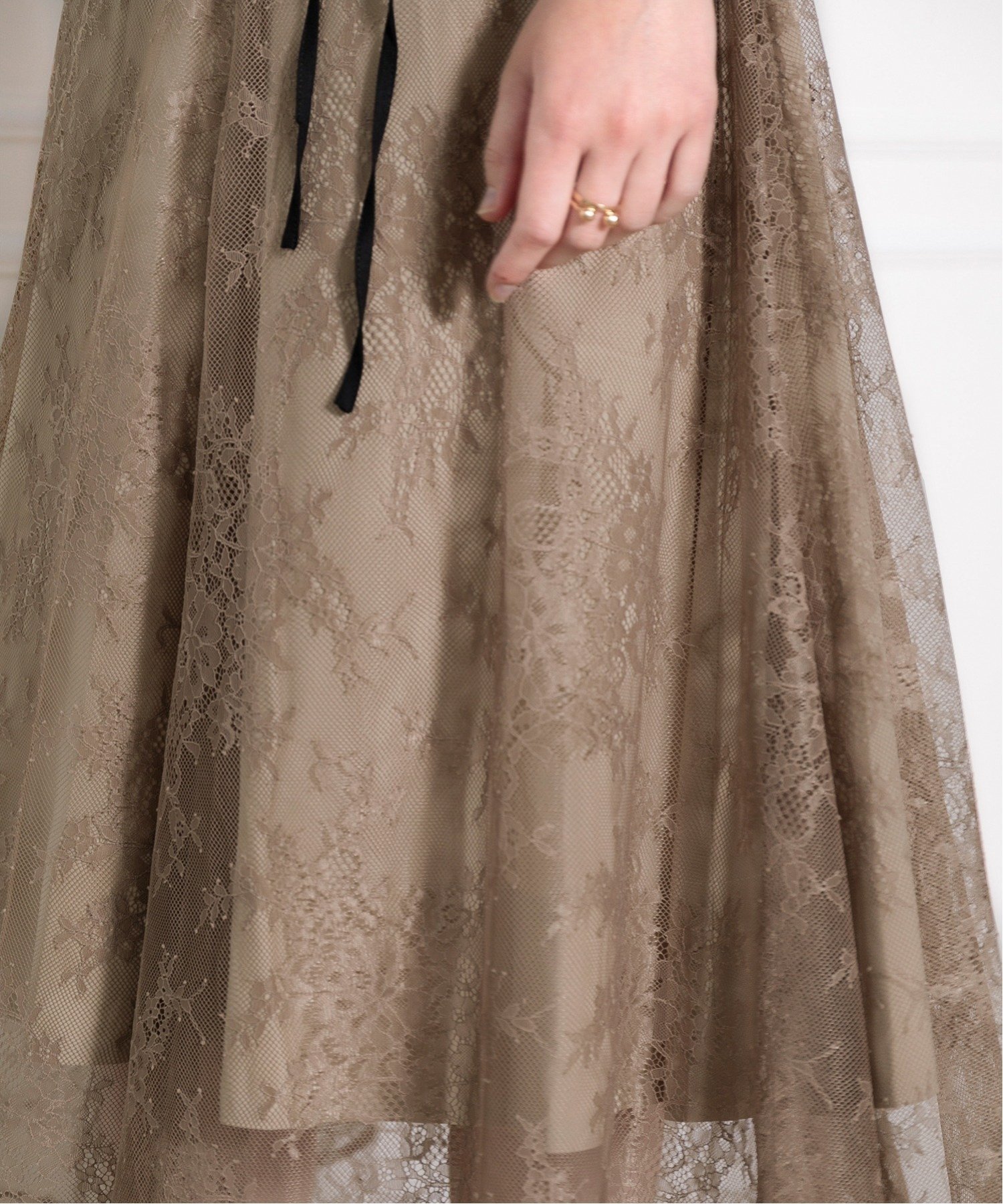 Leja｜LEJA-パフスリーブウエストリボン総レースロングドレス