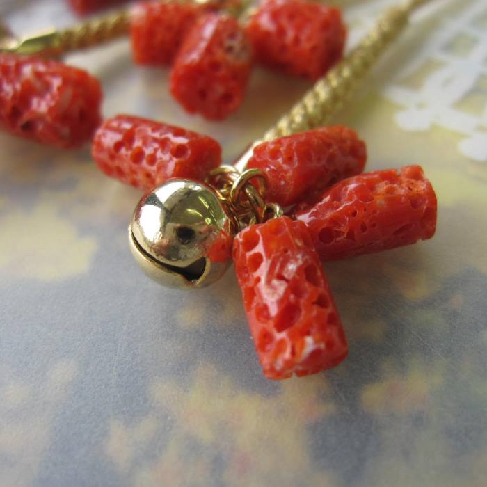 骨董品アンティーク品赤珊瑚薔薇お守り古物時代物コレクション