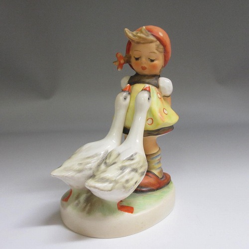 01969☆Goebel ドイツ ゲーベル社 フンメル人形/女の子 少女 犬 キム