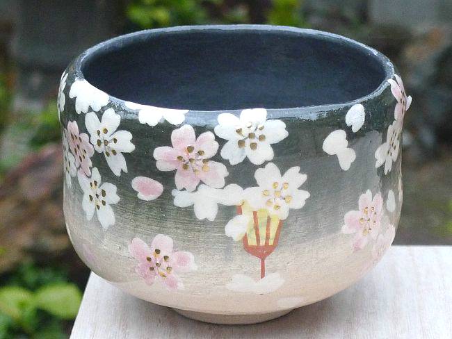 楽天市場】京焼 清水焼 楽茶碗 宵桜 楽入 : 京焼清水焼専門店 松韻堂