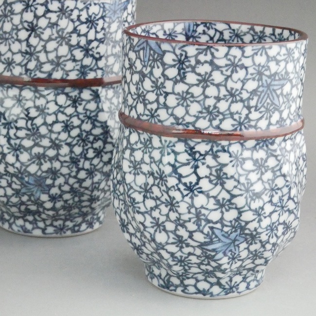 清水焼 京焼の孝峰作 染付雲錦詰湯 夫婦湯のみ 中縁 京焼 清水焼 雲錦