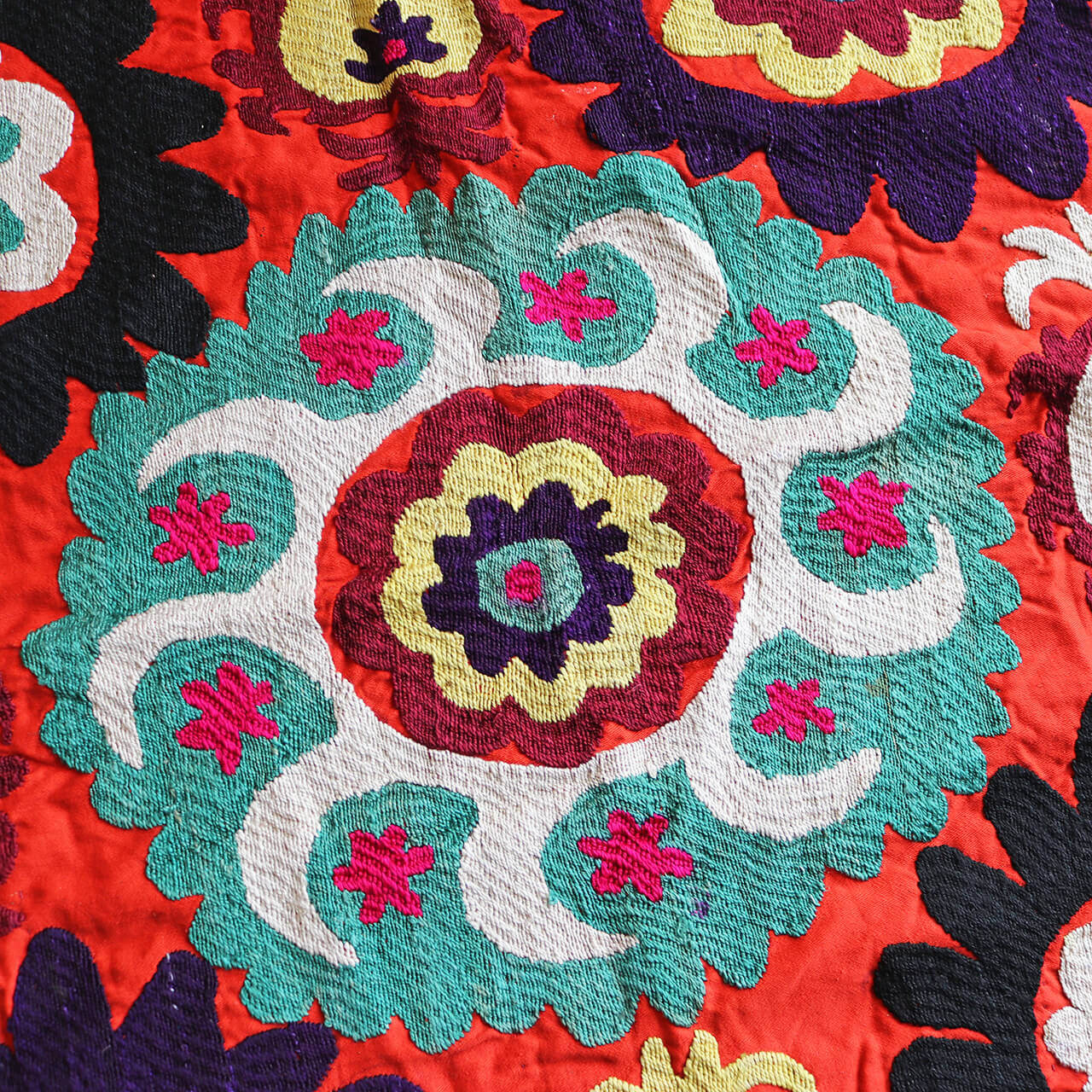 楽天市場】【1点もの】スザニ刺繍 手刺繍 クロス ザクロ 花 太陽