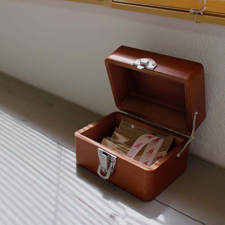 掛け軸 扇面 ちょっと怖いし… 木箱付き 掛け軸 扇面 ちょっと怖いし