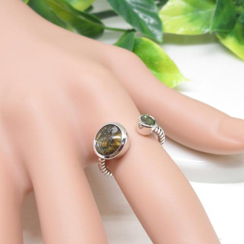 楽天市場】【天然石】9号前後☆フリー☆モルダバイト☆パラサイト