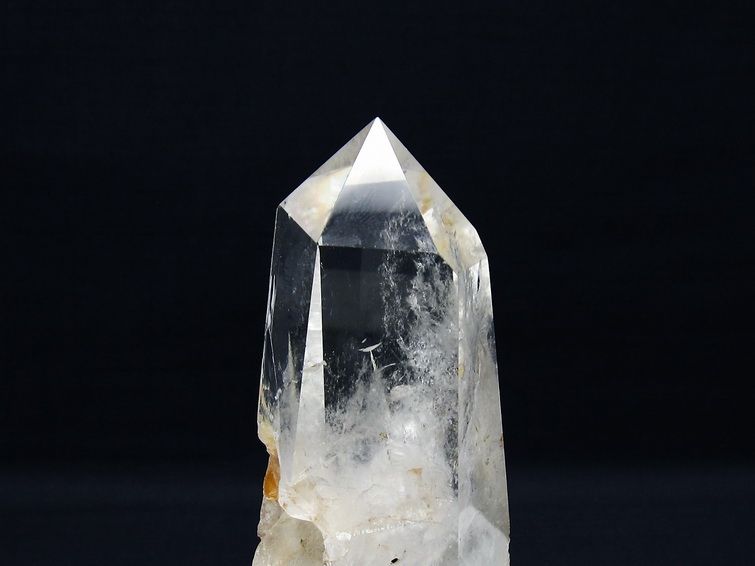 楽天市場】水晶 六角柱 水晶 ポイント 台座付属 天然水晶 浄化 置物