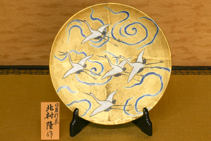 青手九谷焼 角福 双鳥桜椿文飾皿 直径37cm 【公式通販】