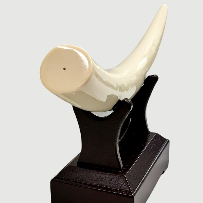 象牙風象の置物 工芸品 ◇ 【売り切り】 象牙風 置物 一本牙 オブジェ