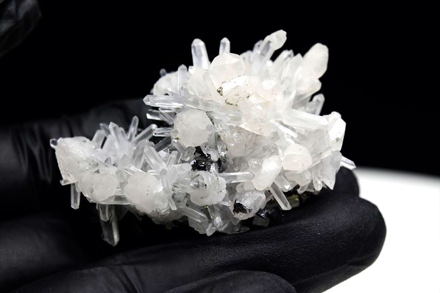 楽天市場】◇水晶共生◇ パイライト 黄鉄鉱 クラスター ミニサイズ【約