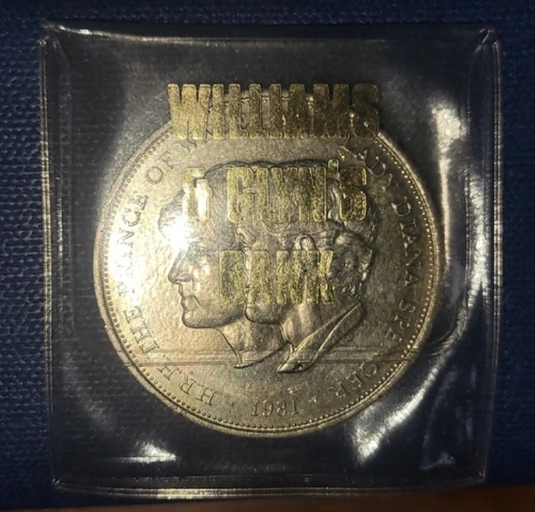 楽天市場】1981年 プリンス・オブ・ウェールズとダイアナ妃 スペンサー