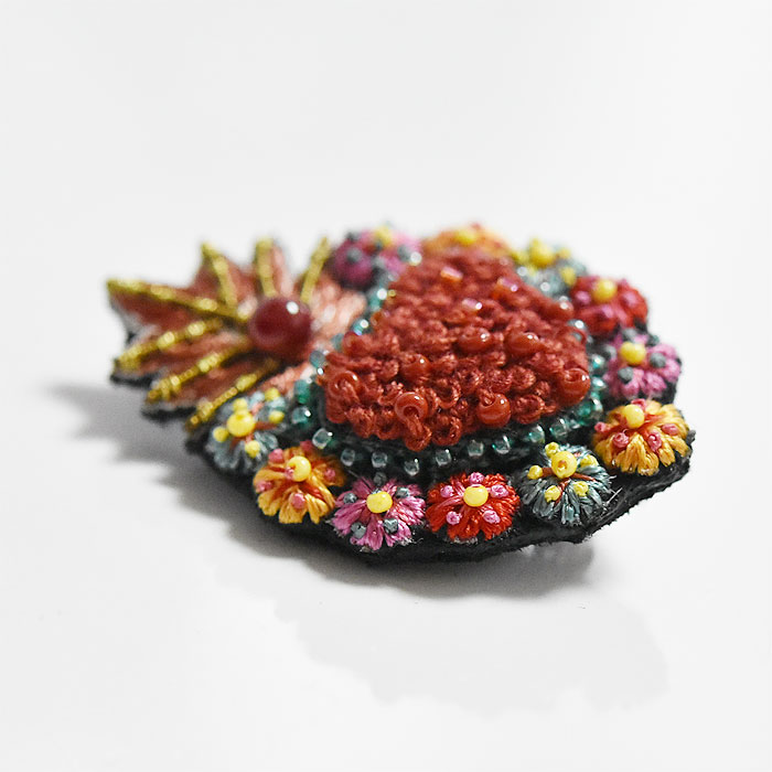 trovelore トロベローレ ブローチ ザクロ ビーズ レッド Trovelore