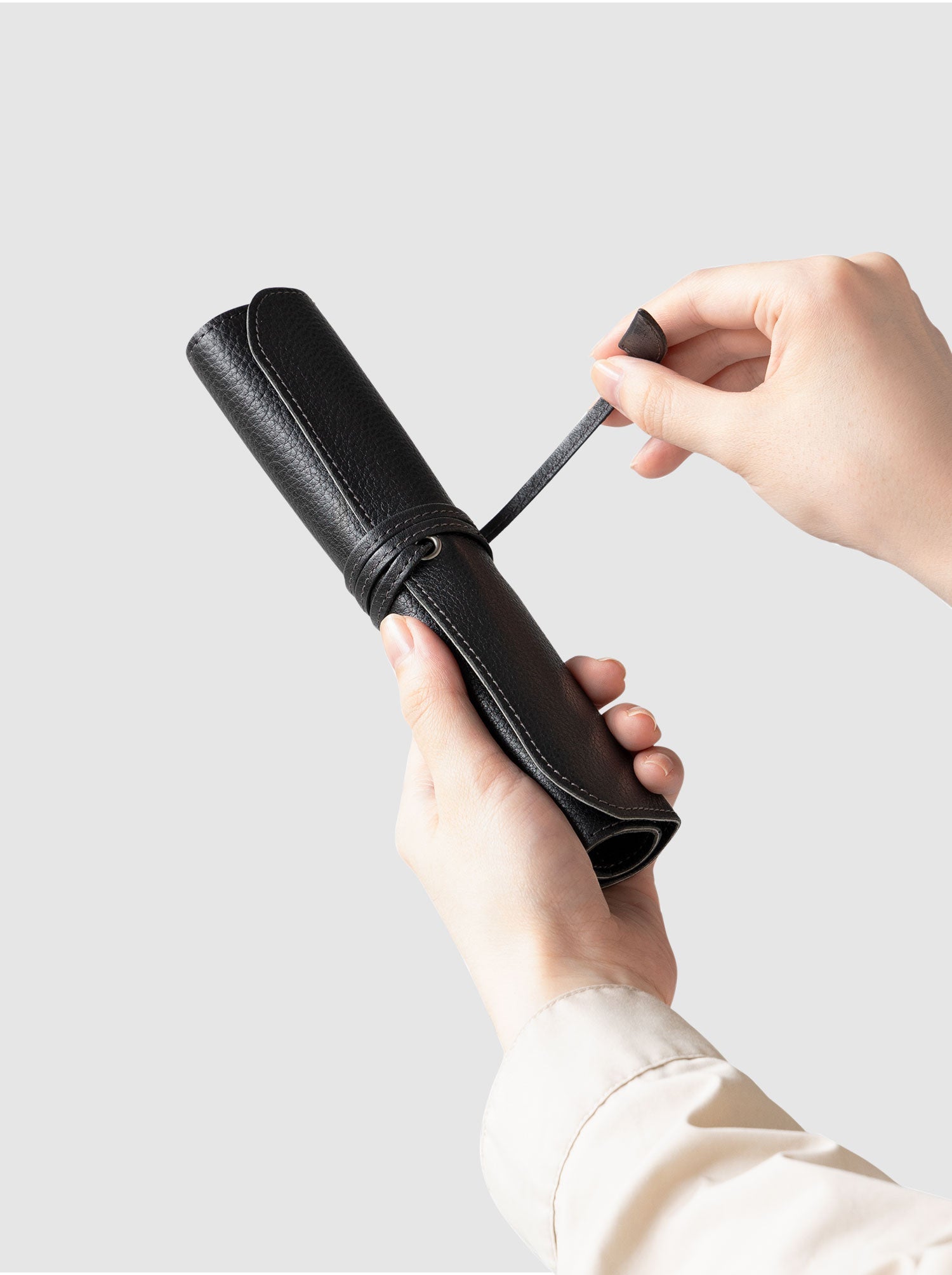 トーンオイルヌメ ロールペンケース – ステーショナリー – 土屋鞄製造所