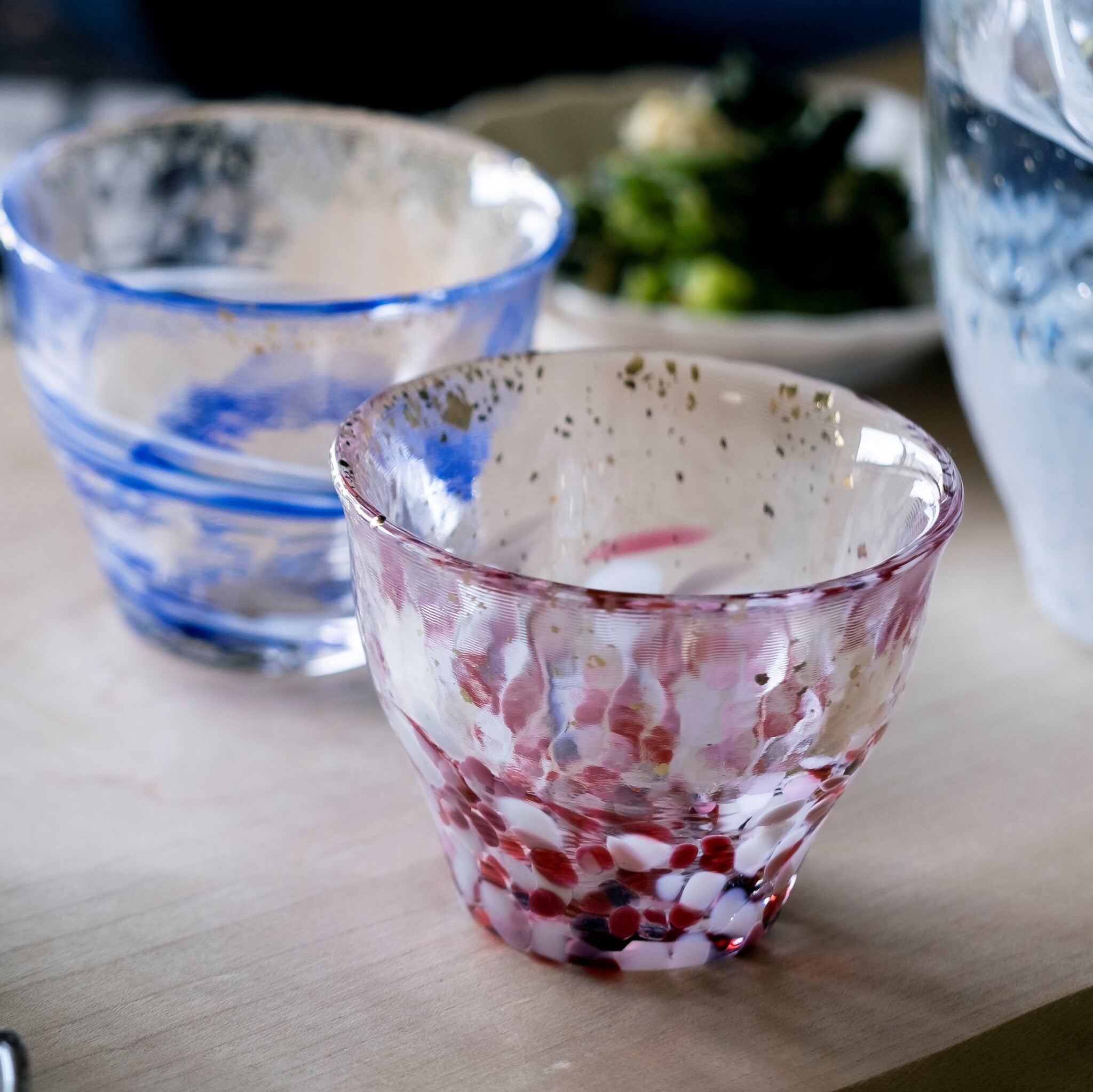 津軽びいどろ 金彩ぐいのみ こぼれ桜 | 大きいサイズのおしゃれな