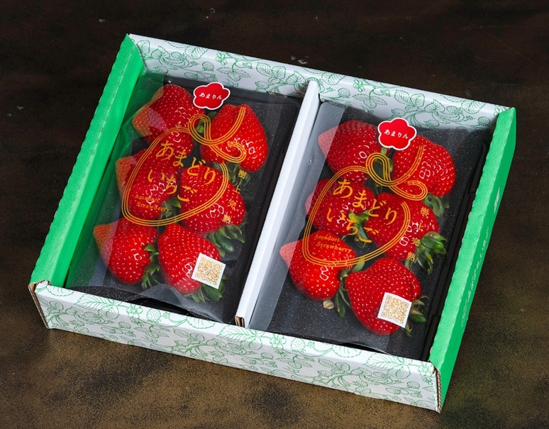 加藤農園『あまどりいちご（品種：あまりん）』埼玉県産 軸付き 約250g