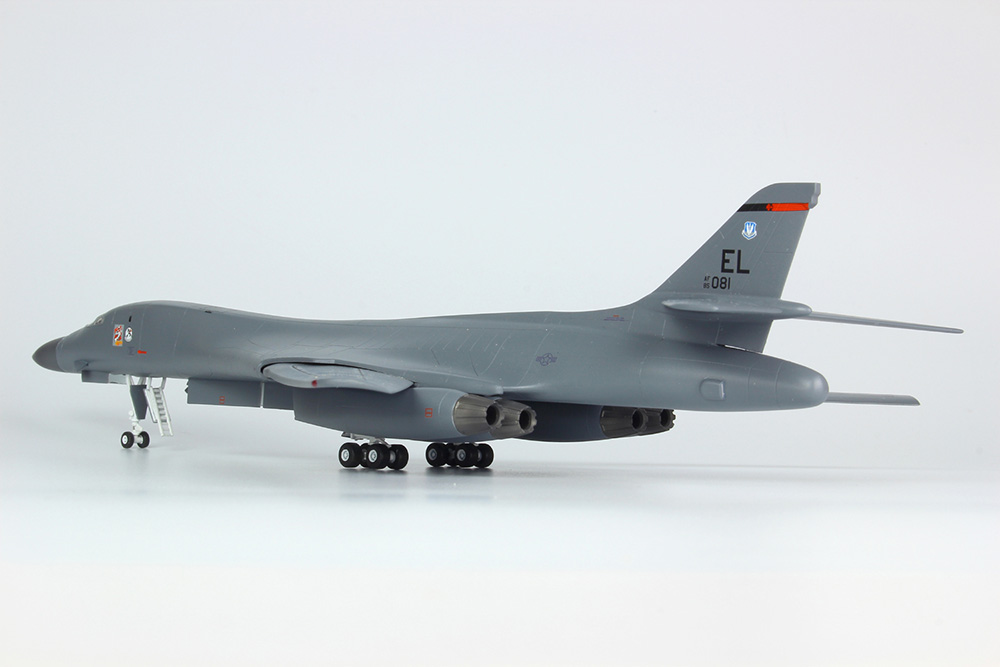 AE144-5 1/144 アメリカ空軍 爆撃機 B-1B ランサー グアム