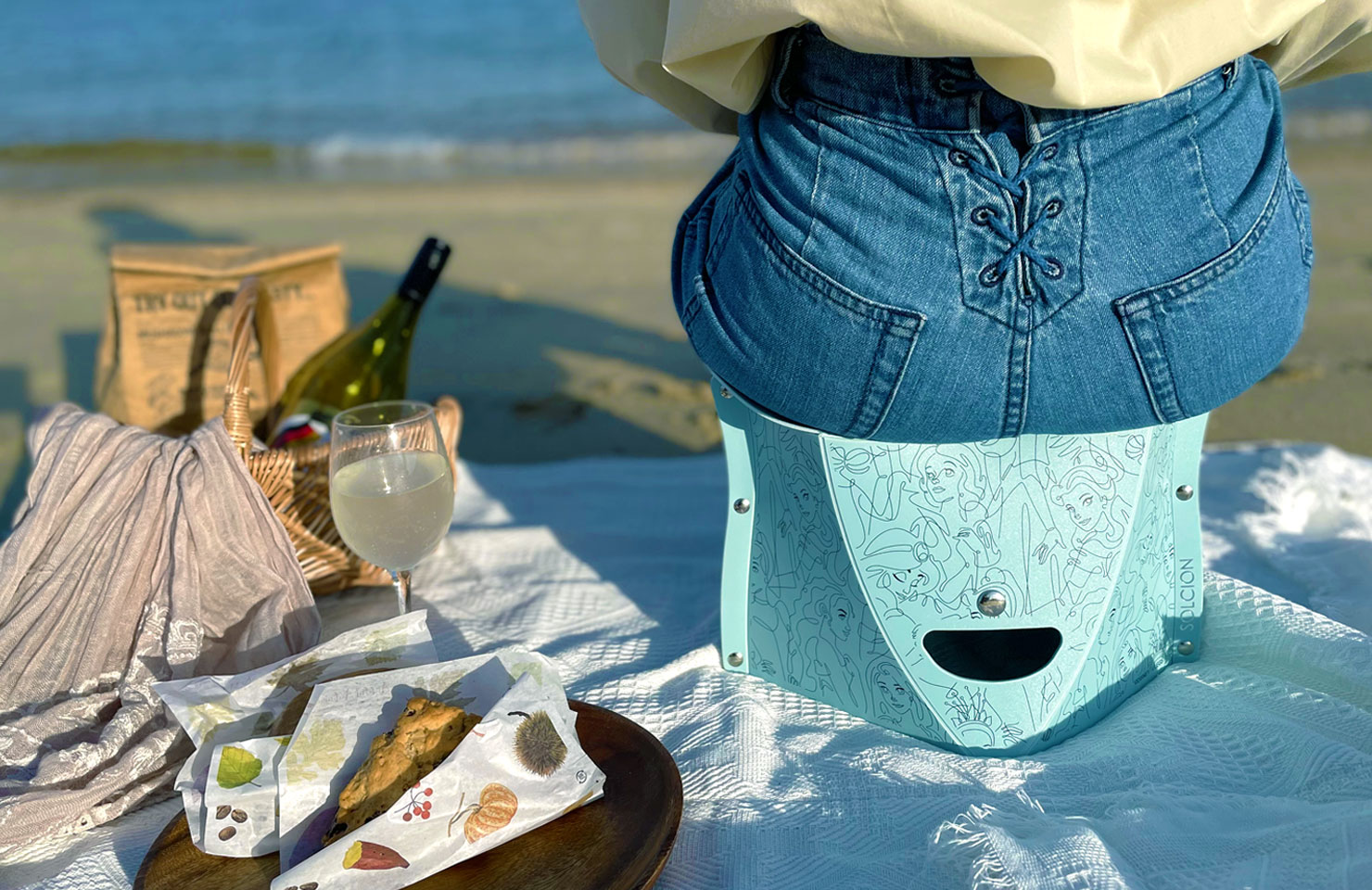 折りたたみイス「PATATTO180ディズニー」から新デザインのアリエル