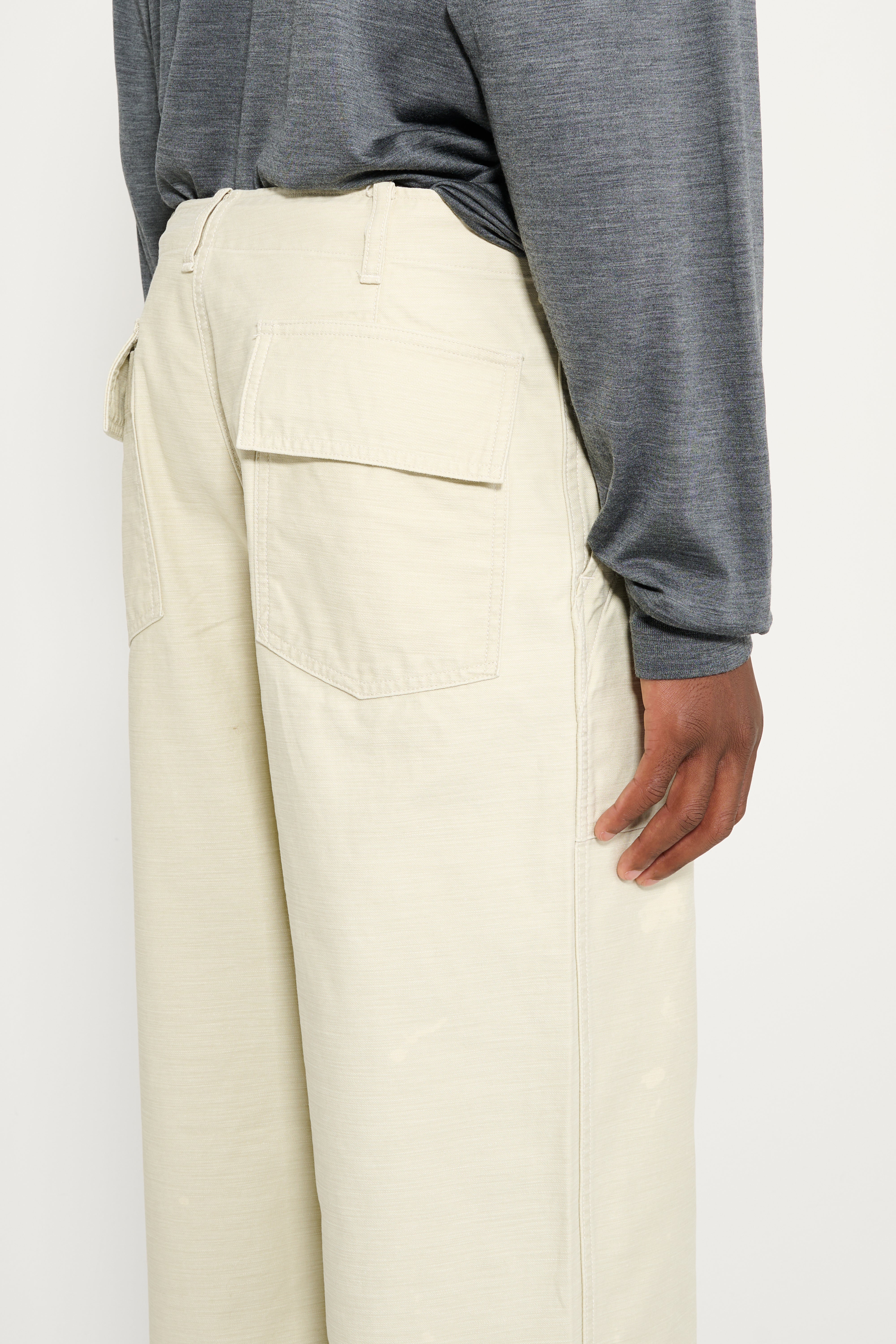 Auralee Washed Baggy Satin Bleached Baker Pants Dusty Ivory – Très