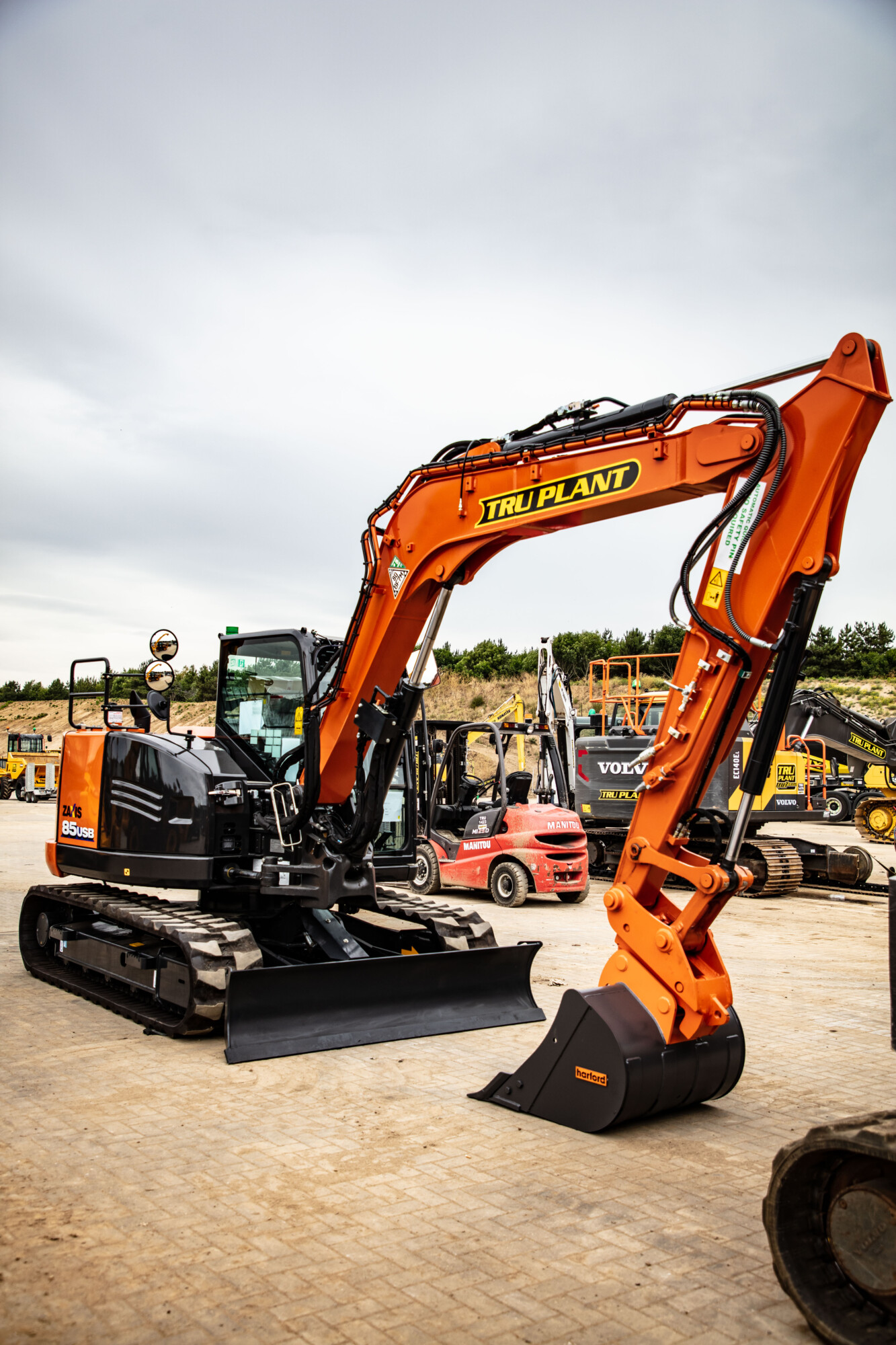 ちかり crawler-excavators-zx180lc-7-