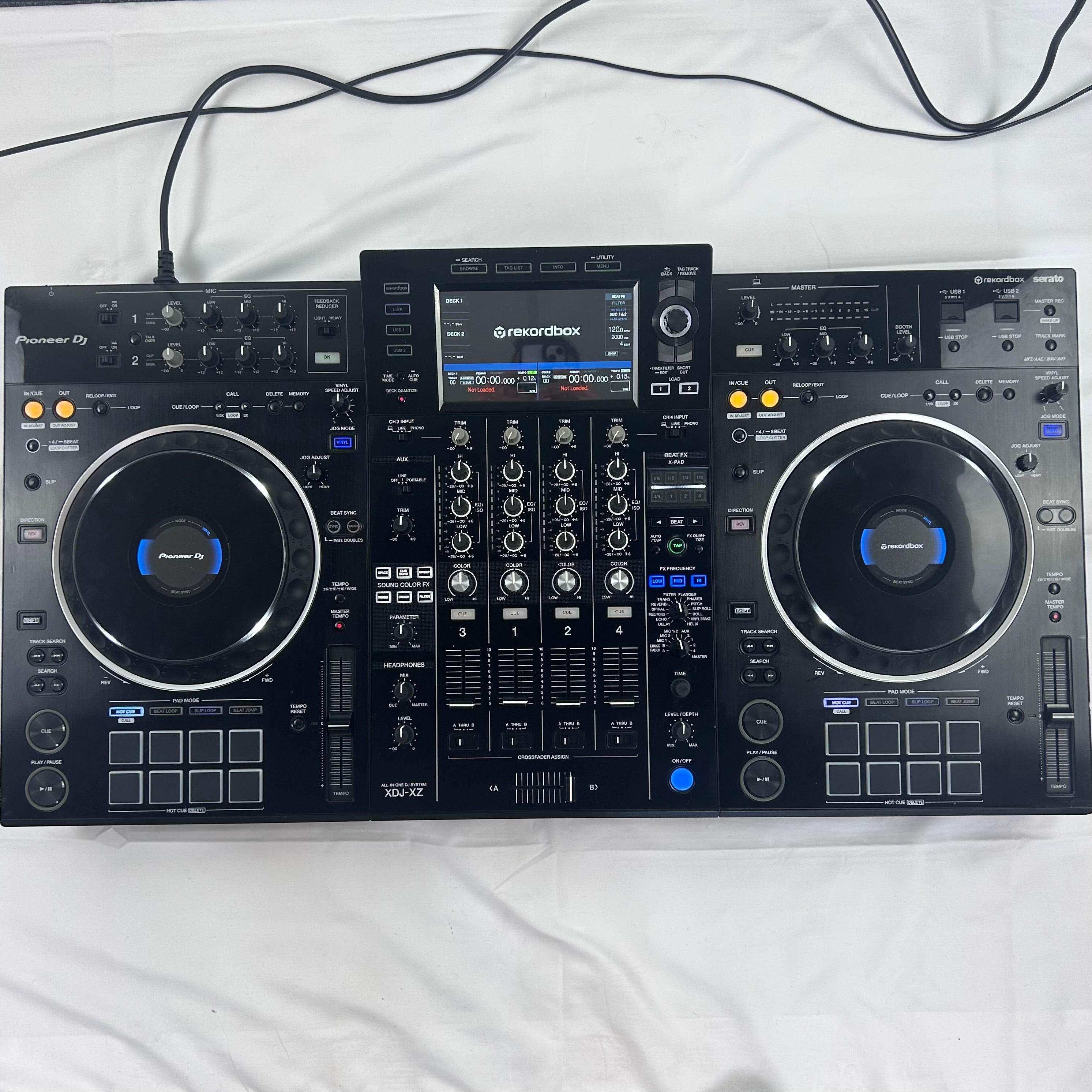 Pioneer XDJ－XZ Pioneer DJ XDJ-XZ and XDJ-1000MK2 4-Deck DJ
