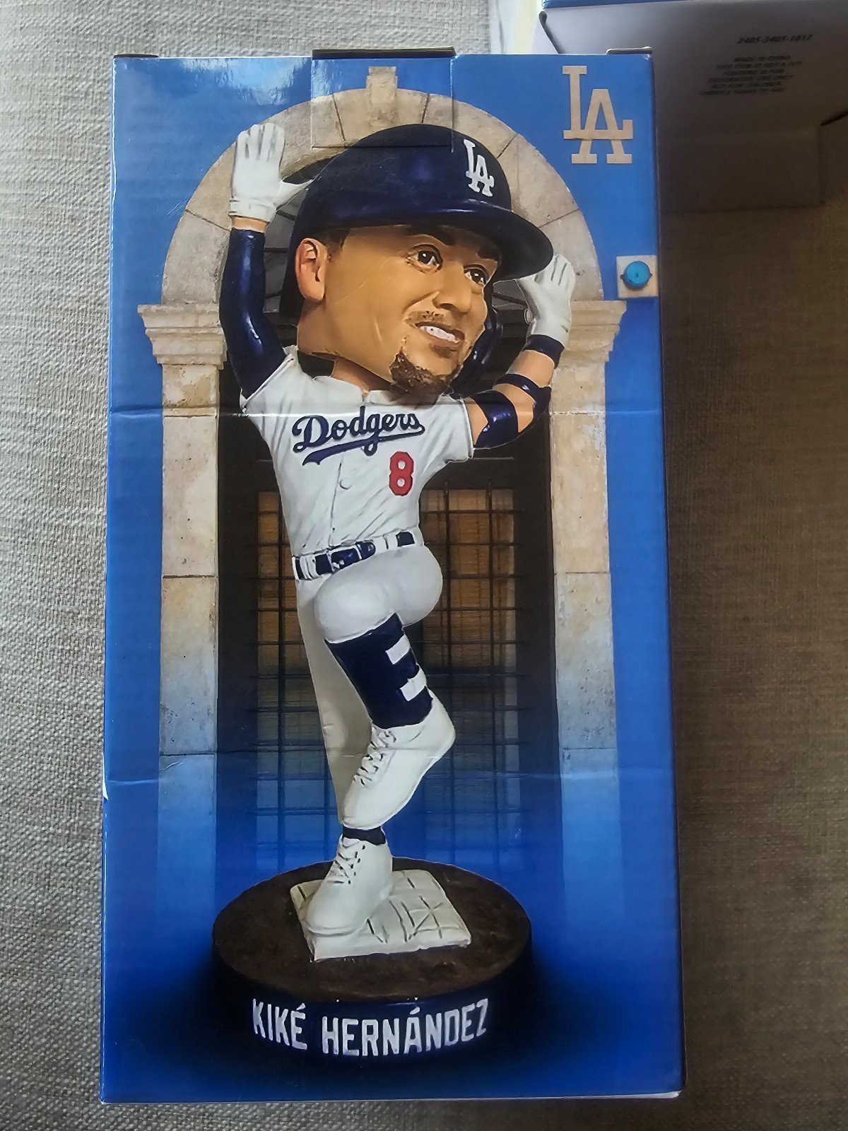 KIKÉ HERNÁNDEZ フィギュア 背番号8 Dodgers Kiké Hernández