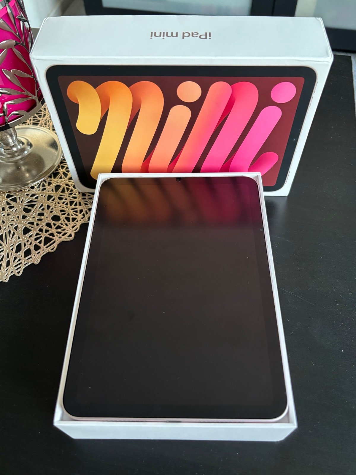 iPad Mini 6th Gen (Wi-Fi) 64GB with Apple pencil