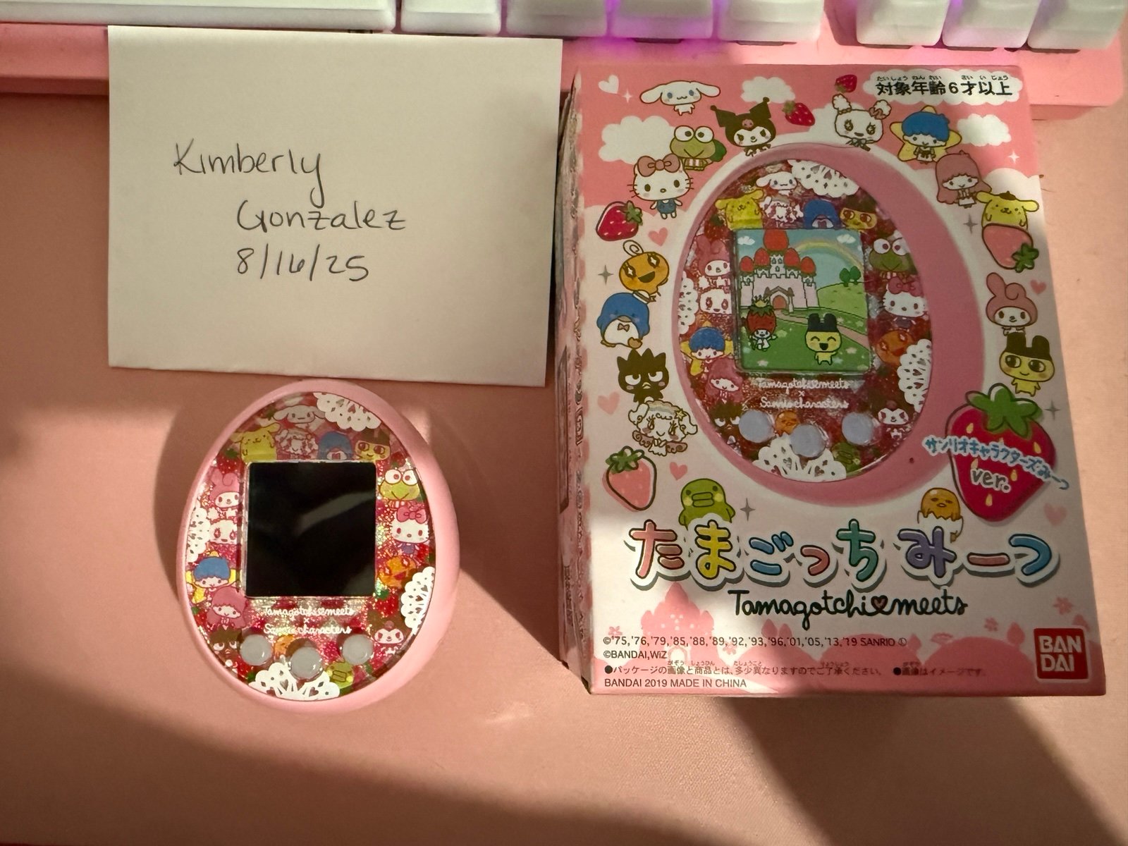 クリスマス値下中 美品 Tamagotchi Meets Sanrio ピンク クリスマス値