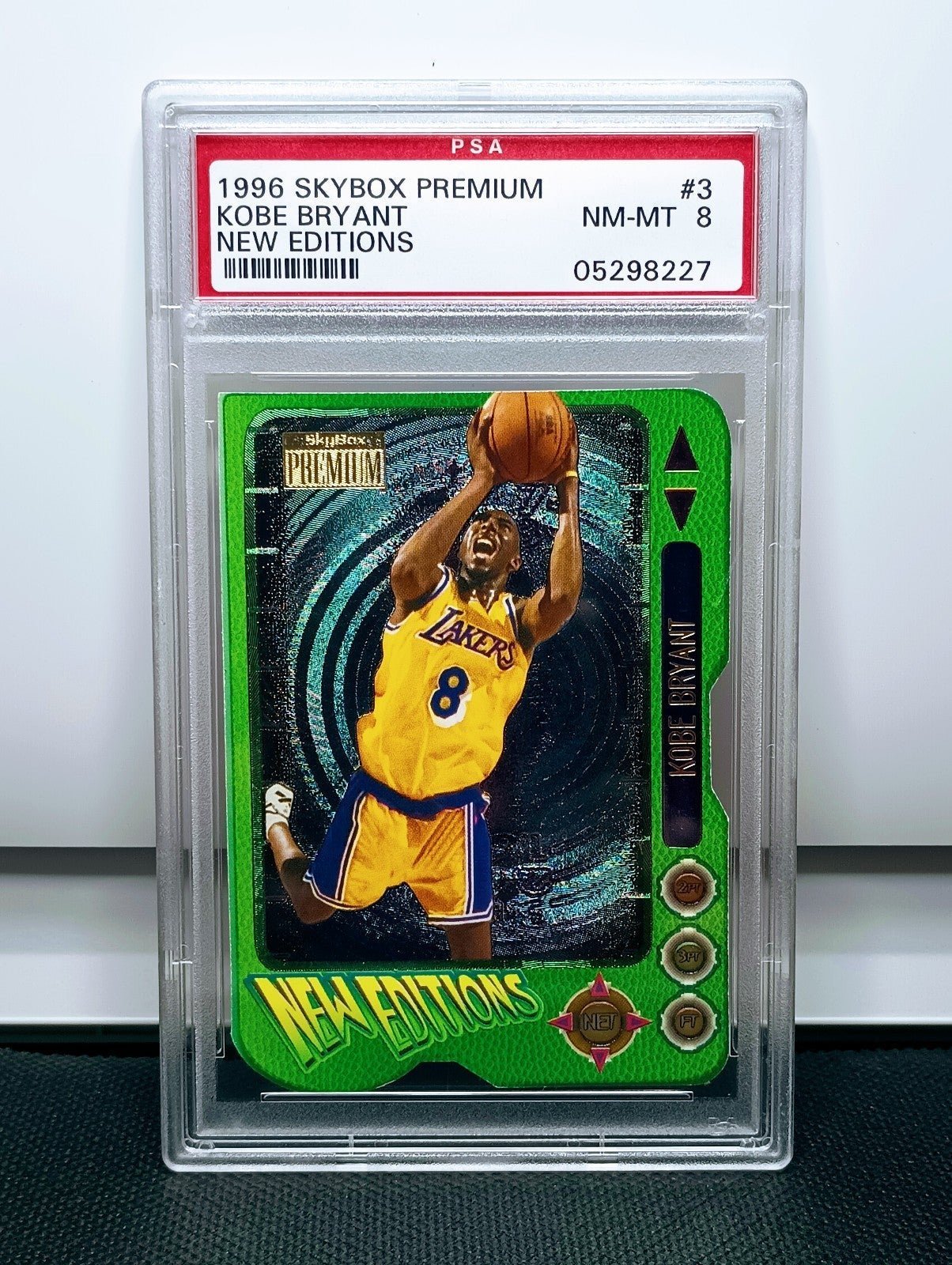 その他 KOBE BRYANT 1996 SKYBOX PREMIUM RC PSA 7 Amazon.com: 1996